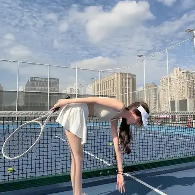 何一佑